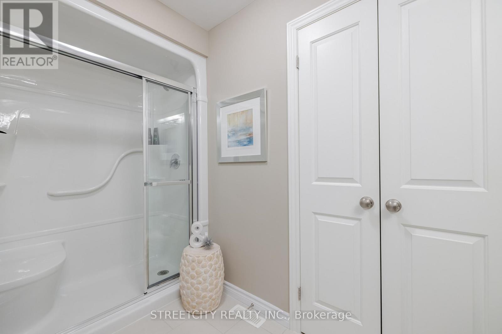 Photo 23 of 40 for 68 - 765 Killarney Road