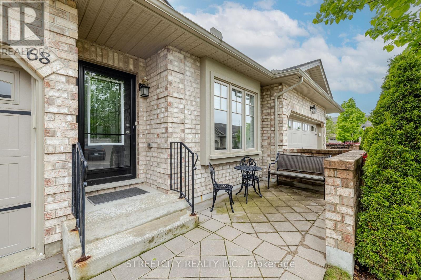 Photo 3 of 40 for 68 - 765 Killarney Road