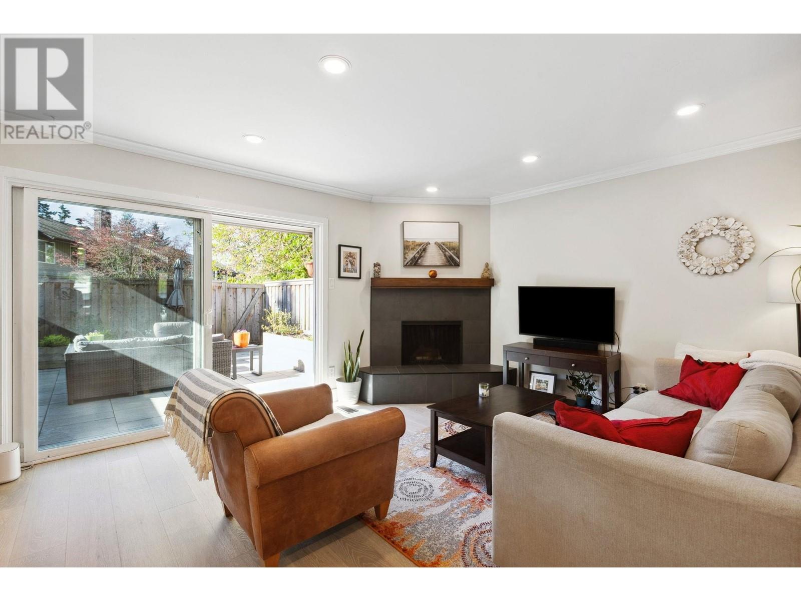 1277 Emery Place, North Vancouver, British Columbia  V7J 1R2 - Photo 9 - R2992891