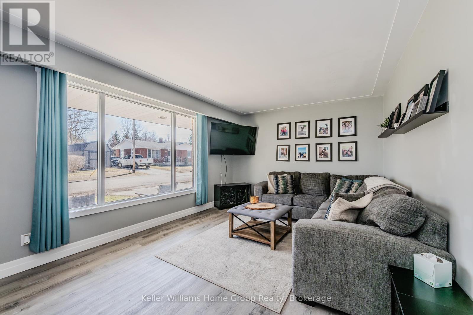 135 Lillico Avenue S, North Perth, Ontario  N4W 2L4 - Photo 5 - X12110545