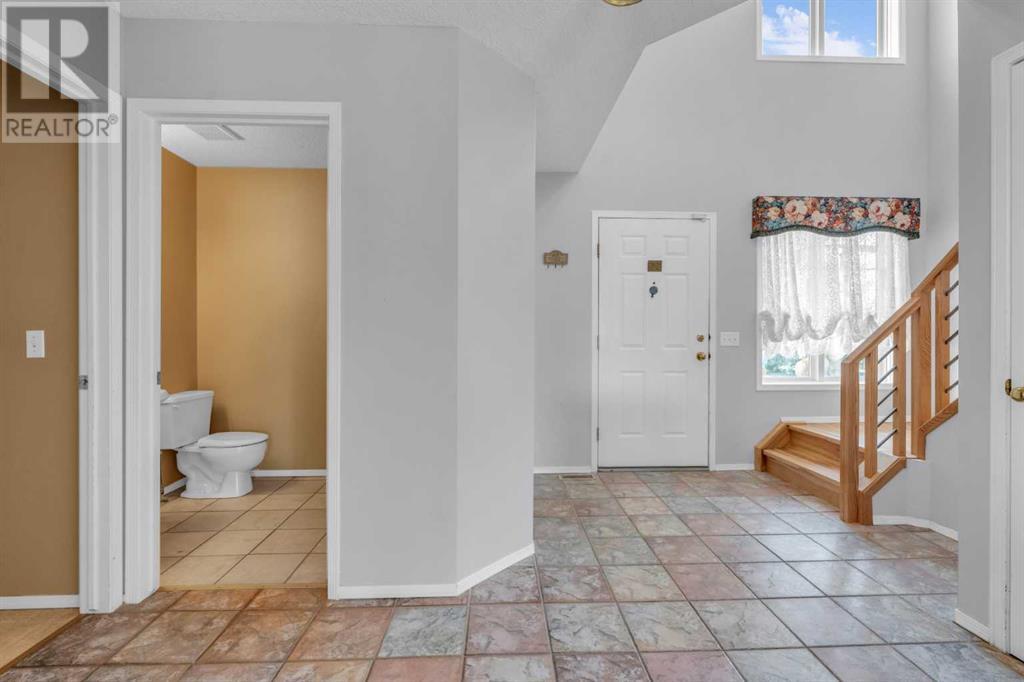 Property at 880 Somerset Drive SW image 5