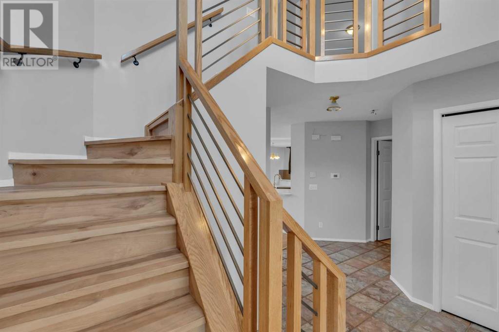 Property at 880 Somerset Drive SW image 4