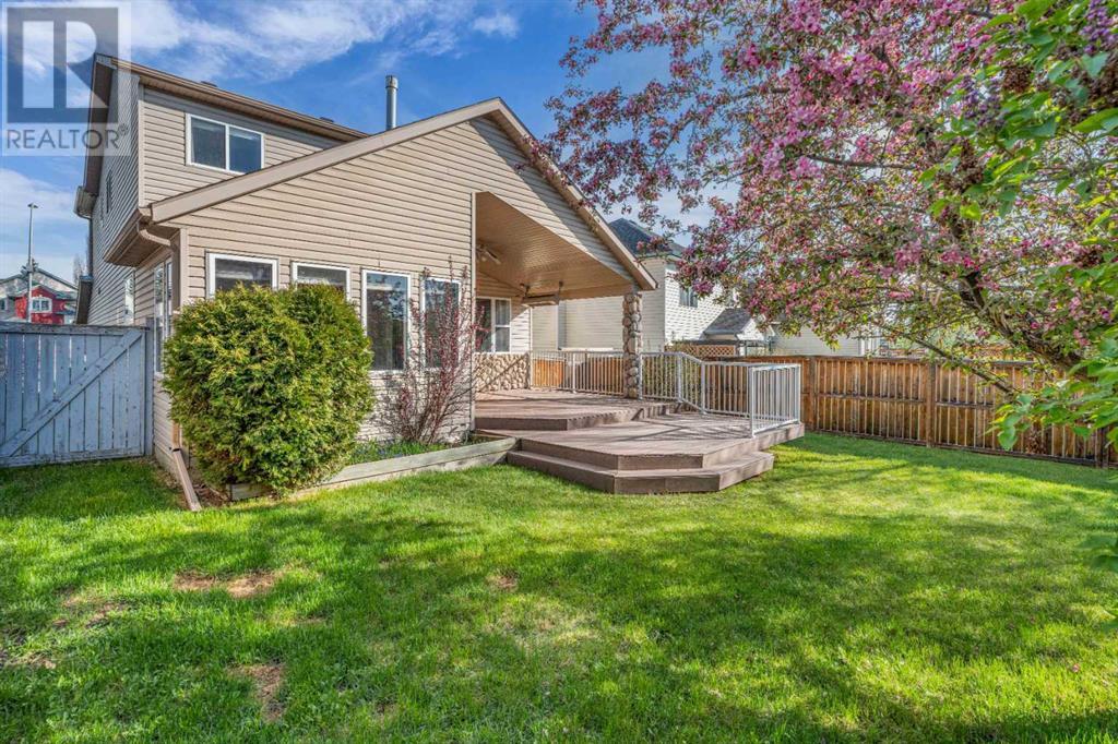 Property at 880 Somerset Drive SW image 3