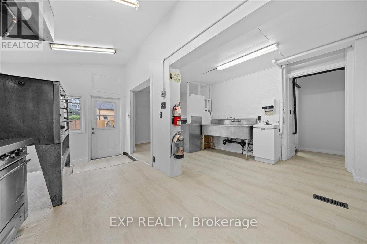 60 Pearl Street E, Brockville, Ontario  K6V 1P7 - Photo 17 - X12173473