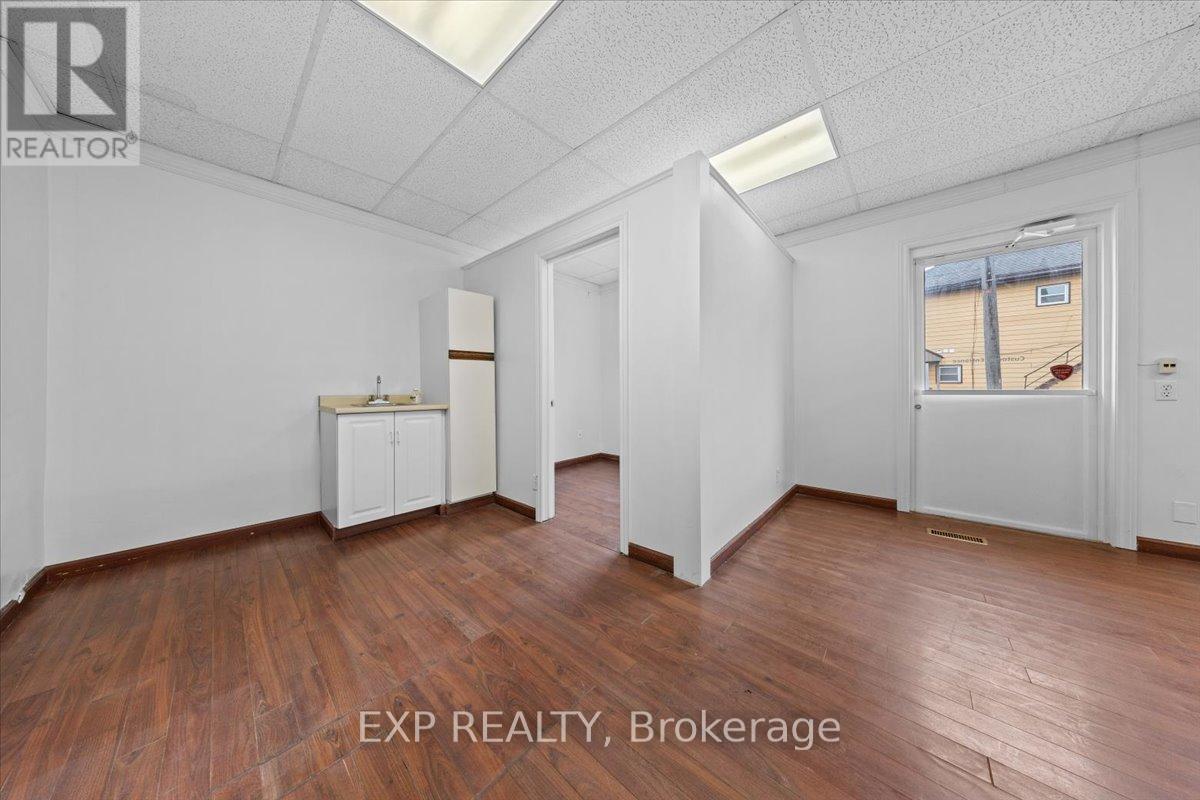 60 Pearl Street E, Brockville, Ontario  K6V 1P7 - Photo 5 - X12173473