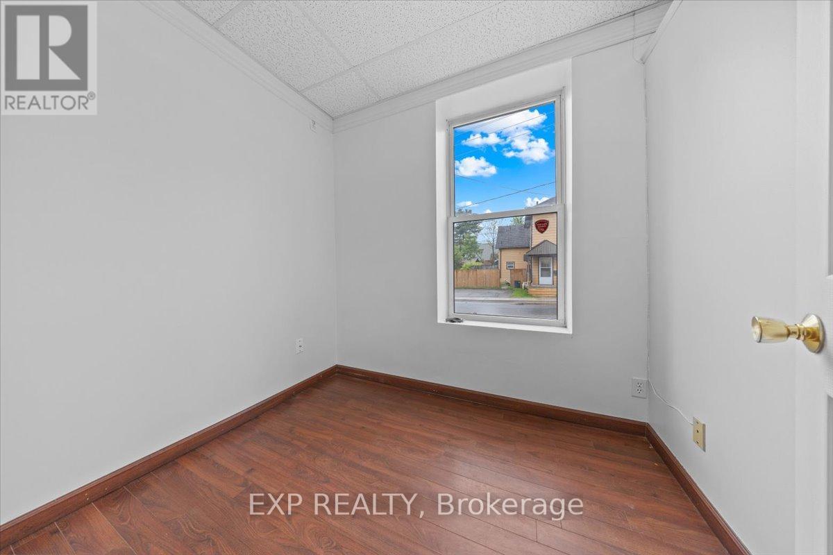 60 Pearl Street E, Brockville, Ontario  K6V 1P7 - Photo 6 - X12173473
