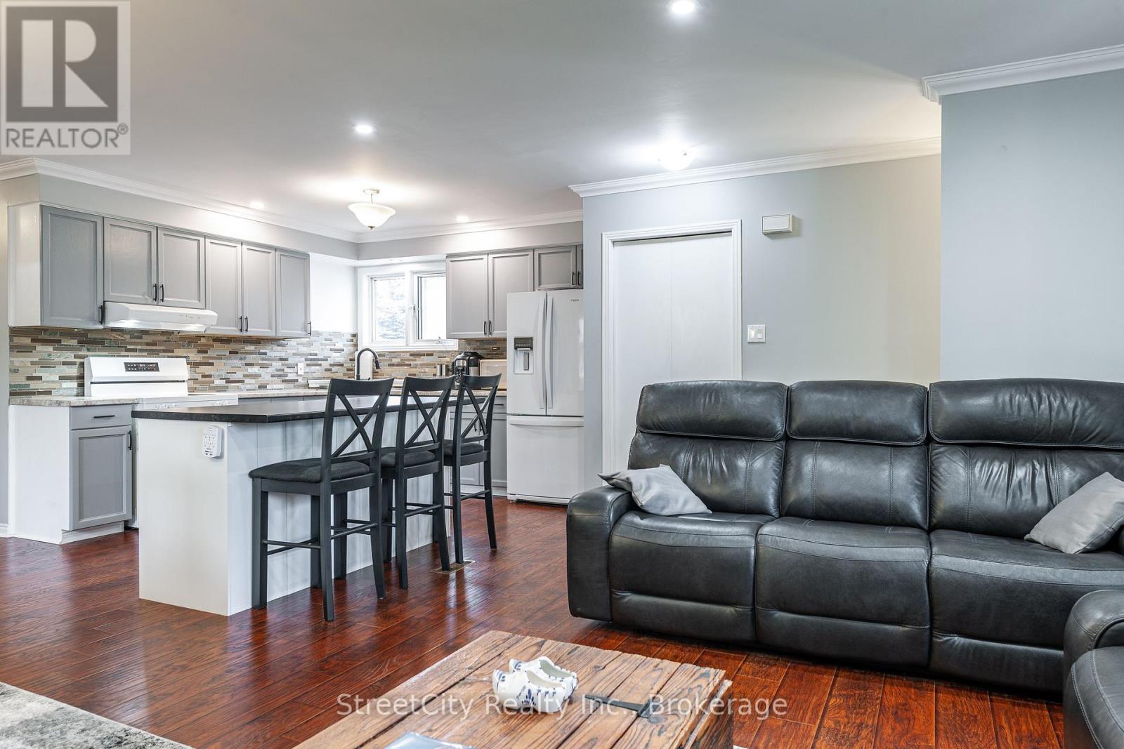 43 Freeland Drive, Stratford, Ontario  N4Z 1H1 - Photo 16 - X12173476