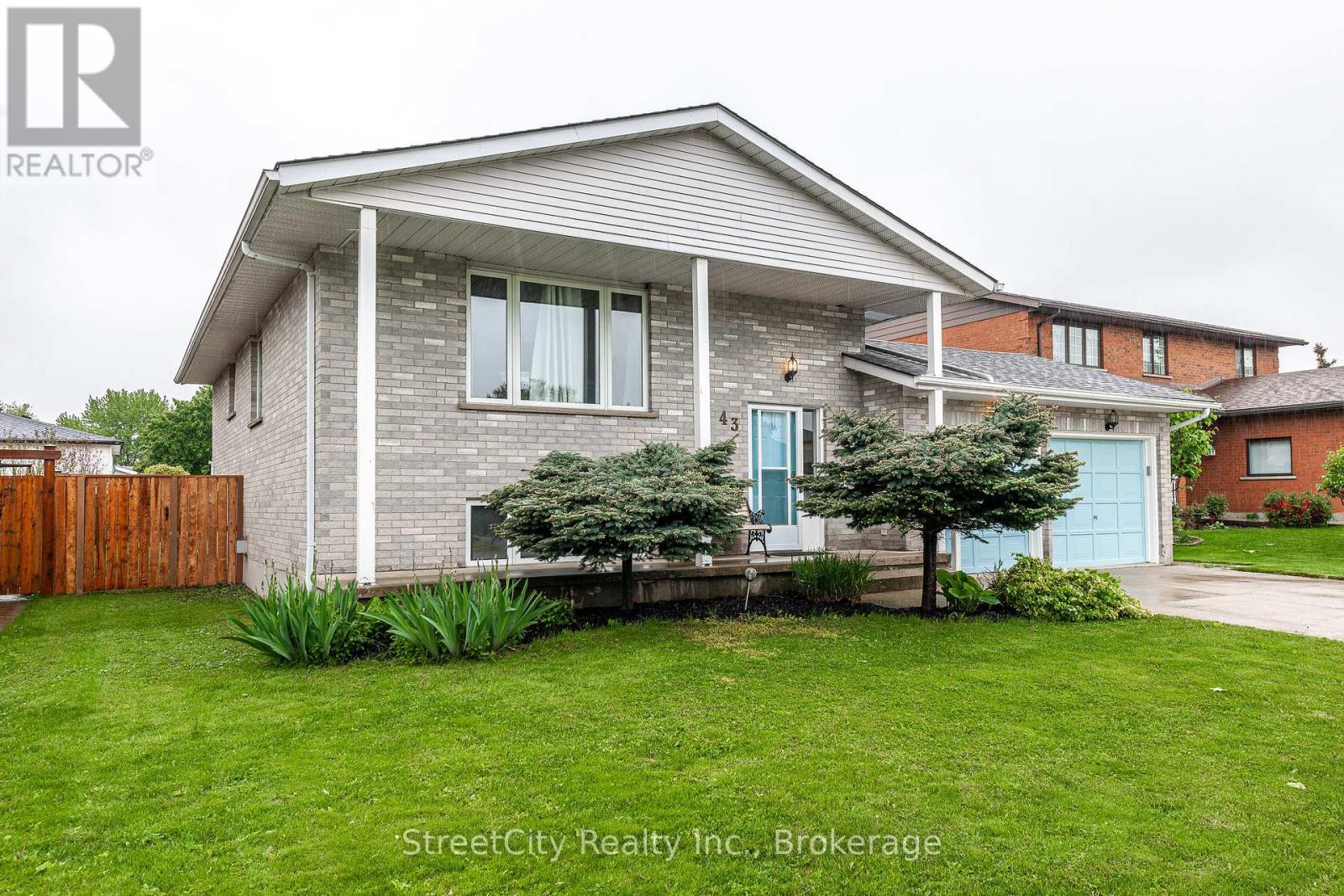 43 Freeland Drive, Stratford, Ontario  N4Z 1H1 - Photo 2 - X12173476