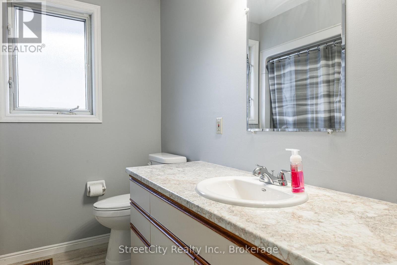 43 Freeland Drive, Stratford, Ontario  N4Z 1H1 - Photo 24 - X12173476