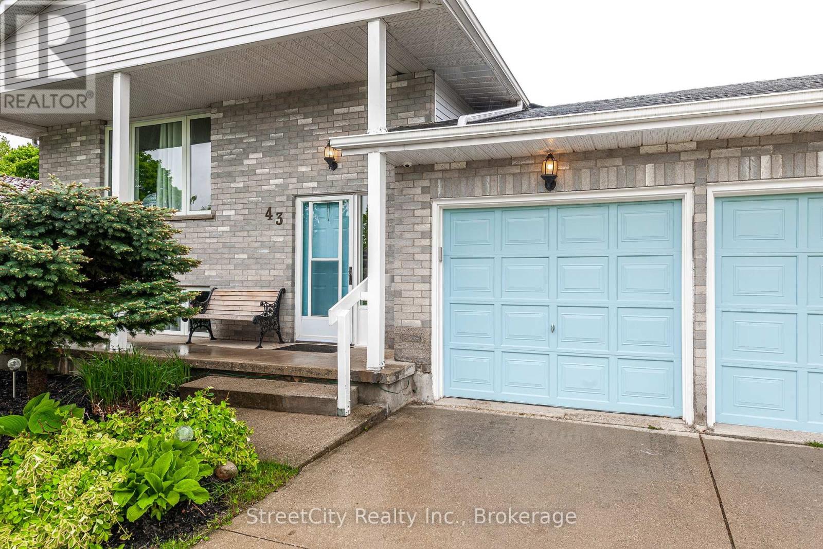43 Freeland Drive, Stratford, Ontario  N4Z 1H1 - Photo 3 - X12173476