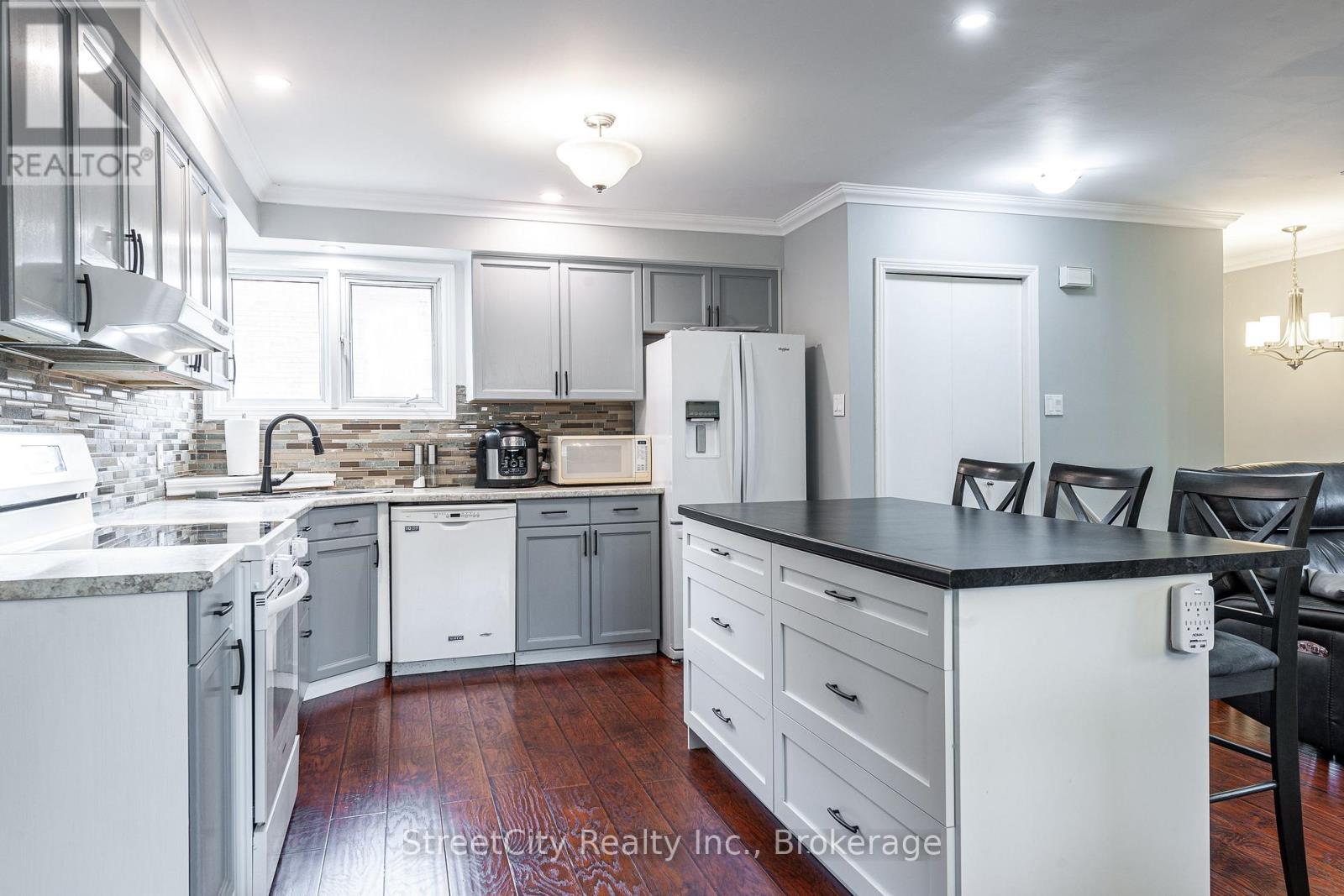 43 Freeland Drive, Stratford, Ontario  N4Z 1H1 - Photo 6 - X12173476