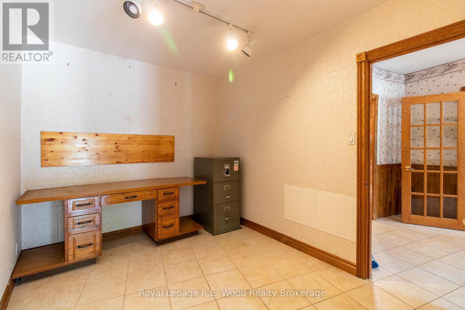 4974 Marion Street, Thames Centre, Ontario  N0L 1G4 - Photo 10 - X12173461