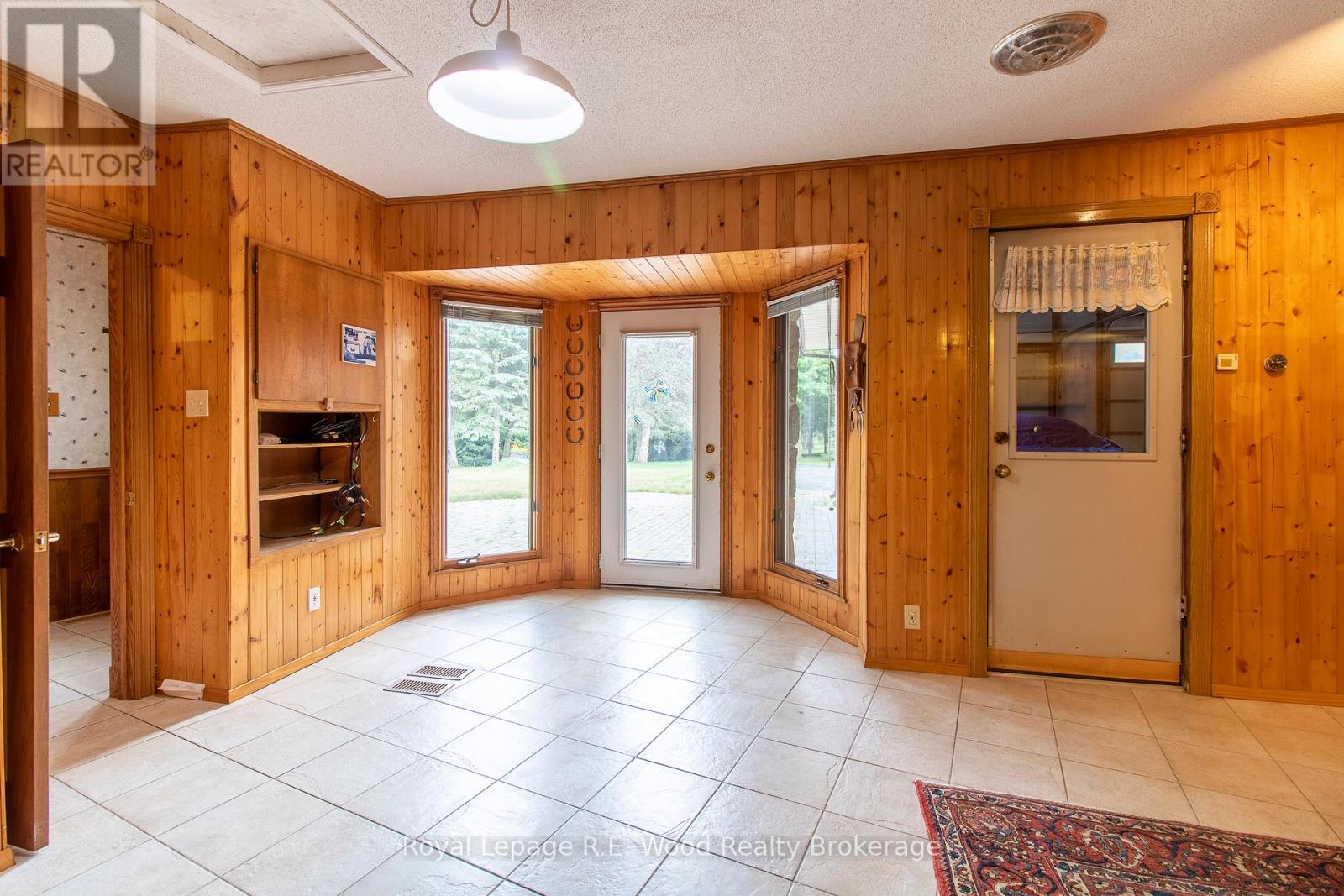 4974 Marion Street, Thames Centre, Ontario  N0L 1G4 - Photo 7 - X12173461