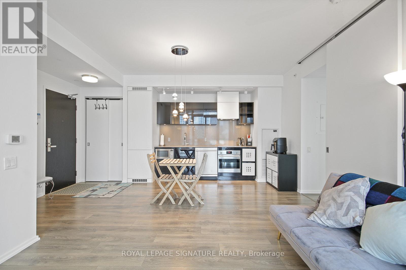 808 - 125 Peter Street, Toronto, Ontario  M5V 0M2 - Photo 10 - C12173241