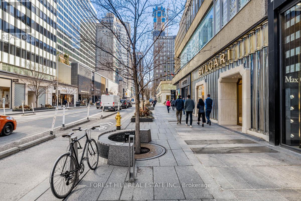 1407 - 175 Cumberland Street, Toronto, Ontario  M5R 3M9 - Photo 33 - C12173312