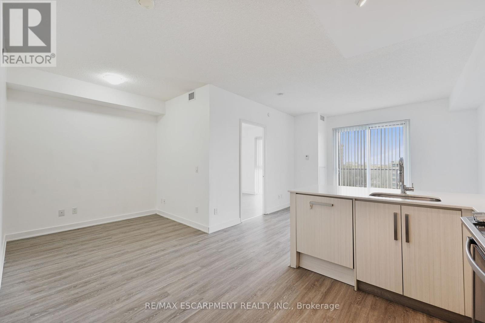 6 - 5180 Yonge Street, Toronto, Ontario  M2N 5P6 - Photo 8 - C12173364