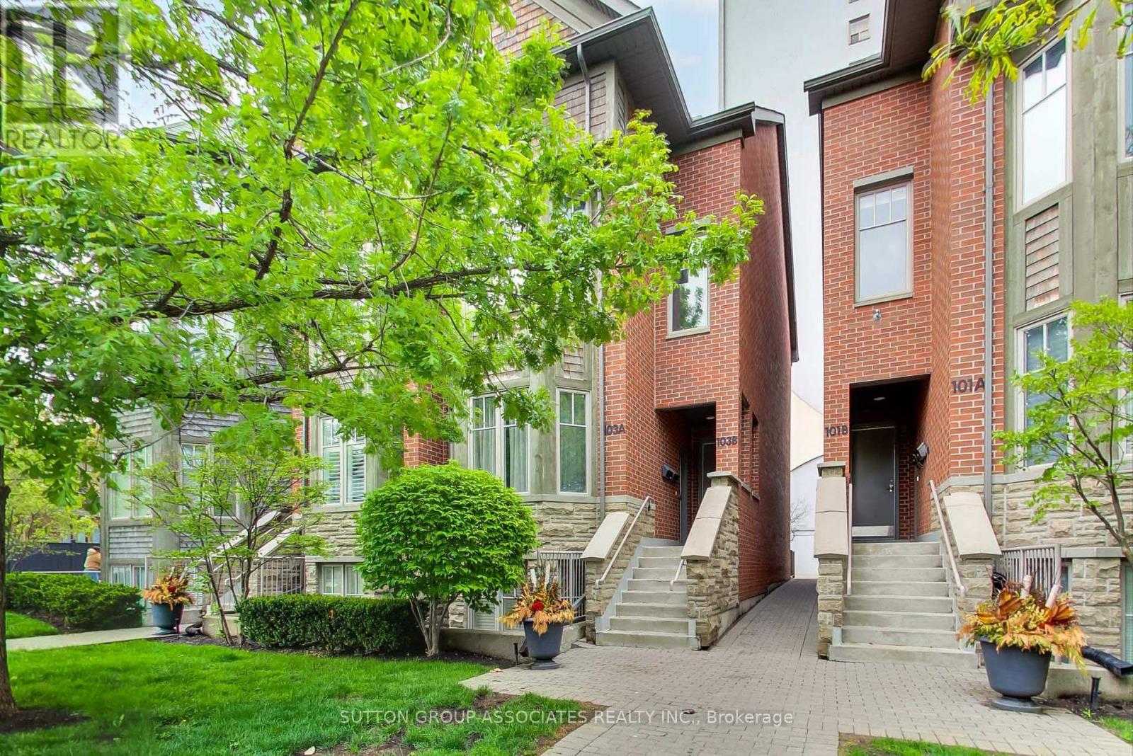 103B WALMER ROAD, Toronto, Ontario