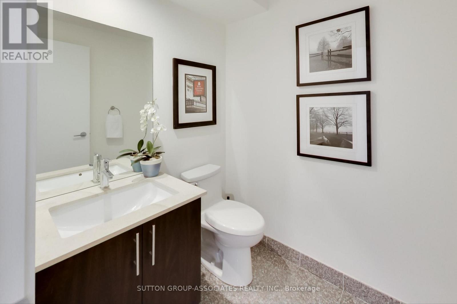 103b Walmer Road, Toronto, Ontario  M5R 2X6 - Photo 15 - C12173440