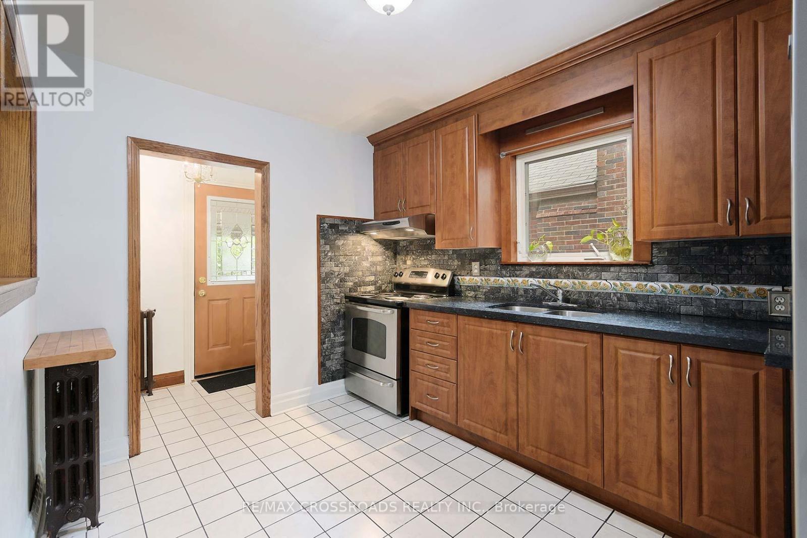 334 O'connor Drive, Toronto, Ontario  M4J 2V3 - Photo 10 - E12173261