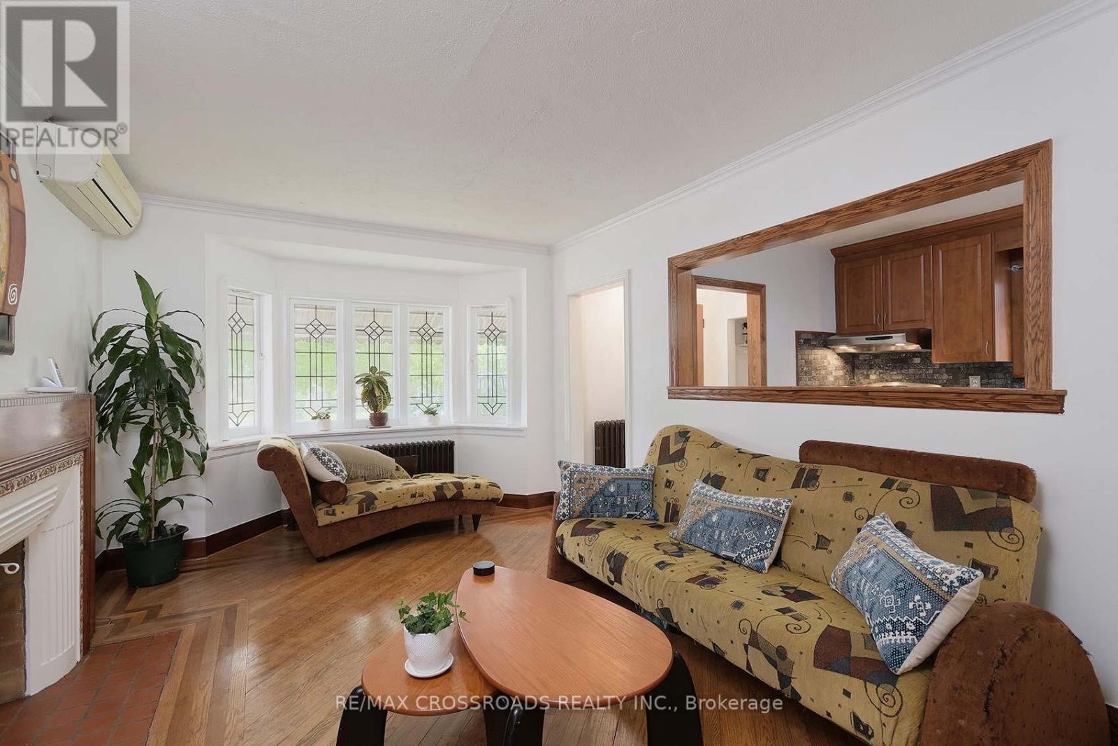 334 O'connor Drive, Toronto, Ontario  M4J 2V3 - Photo 8 - E12173261