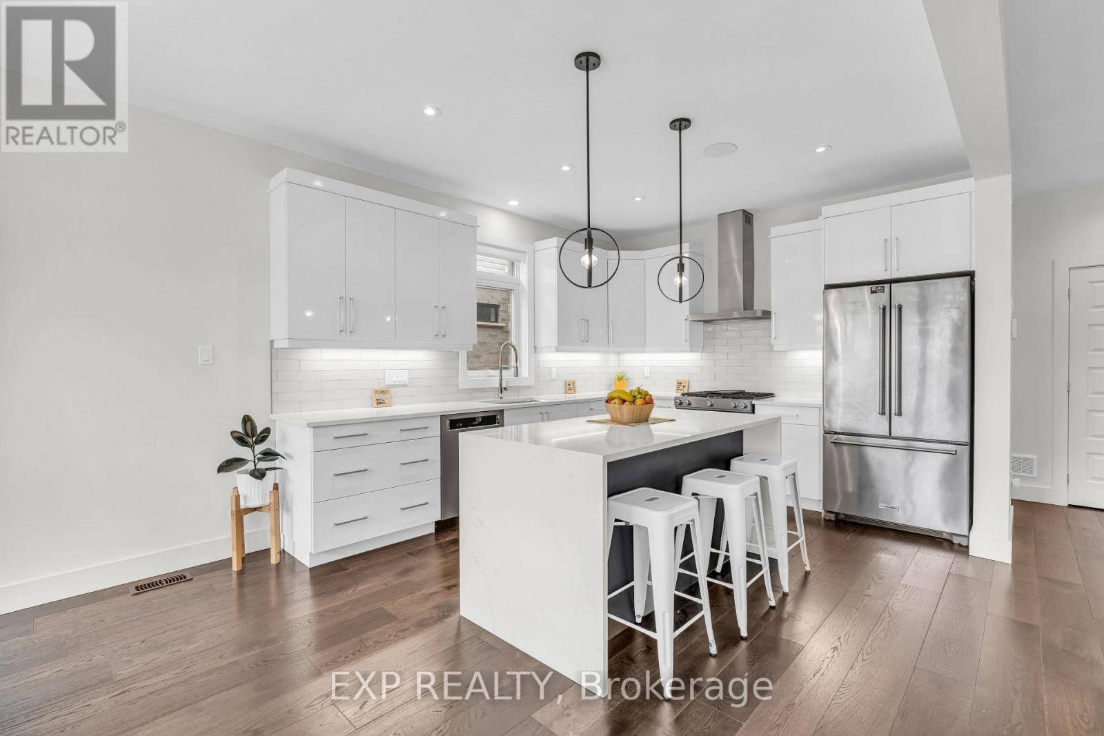 Photo 12 of 48 for 1784 Brayford Avenue