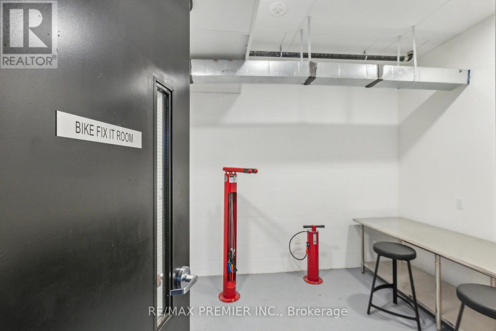 1709 - 55 Duke Street W, Kitchener, Ontario  M2H 0C9 - Photo 39 - X12089787