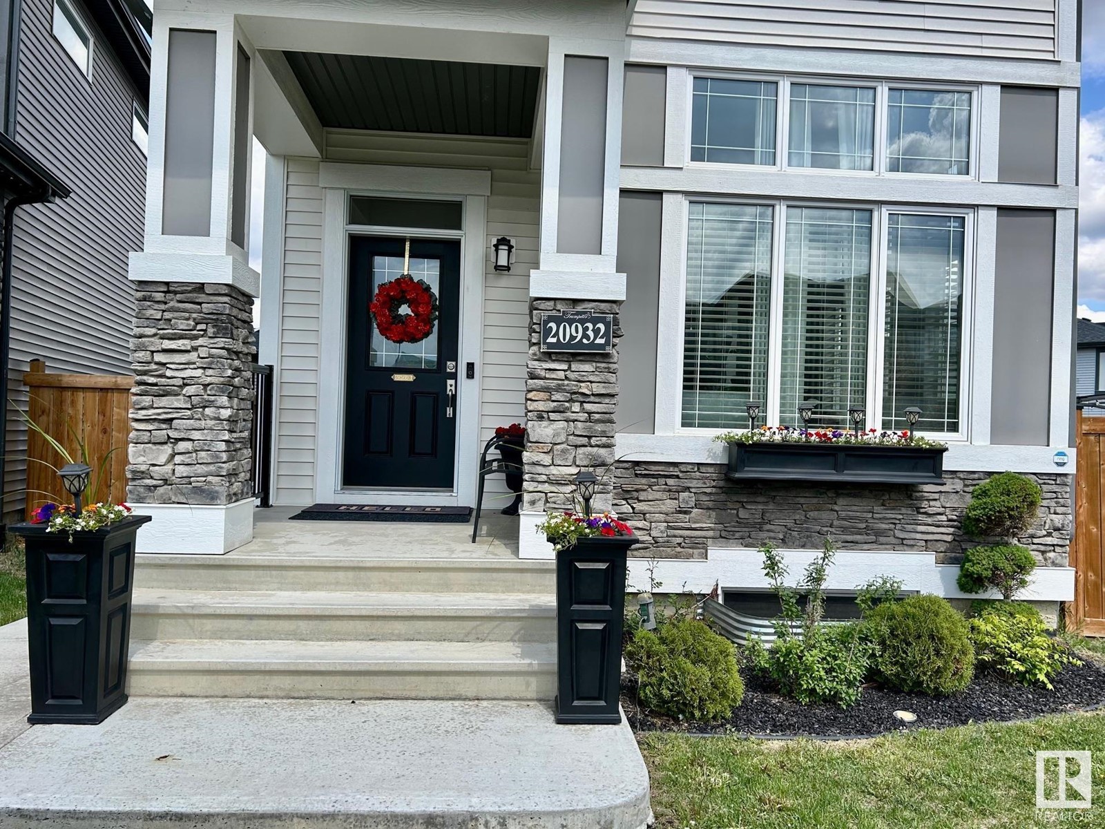 20932 130 Av Nw, Edmonton, Alberta  T5S 0L4 - Photo 2 - E4438549