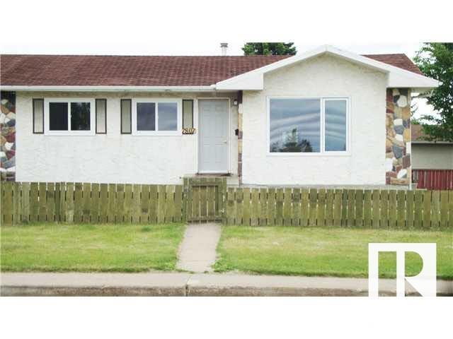 7807 36 Av Nw, Edmonton, Alberta  T6K 0C5 - Photo 1 - E4438552