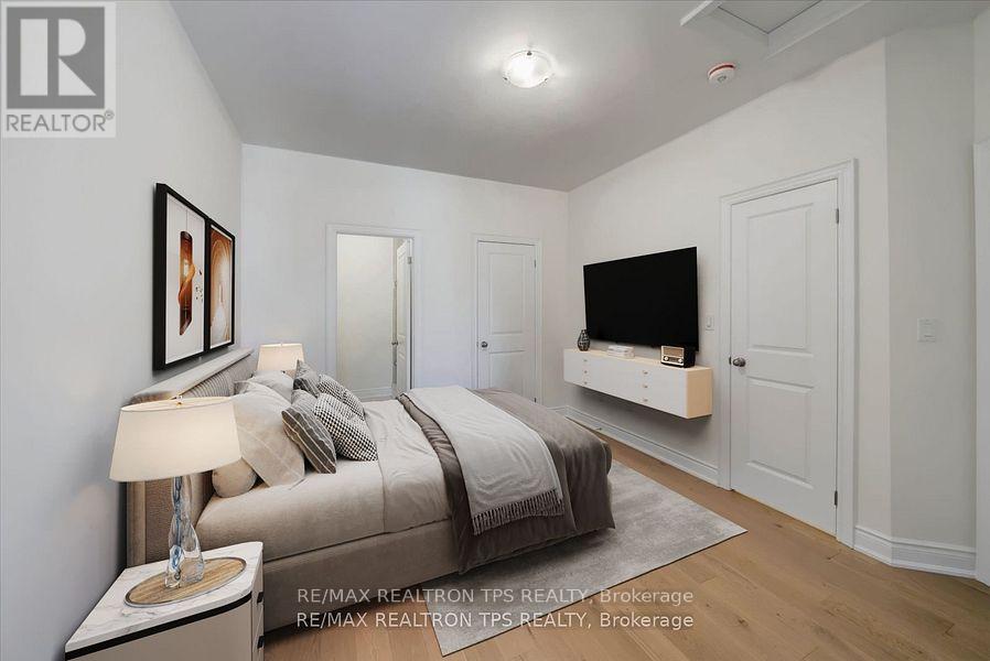 12 Griffith Street, Aurora, Ontario  L4G 4B1 - Photo 11 - N12173269