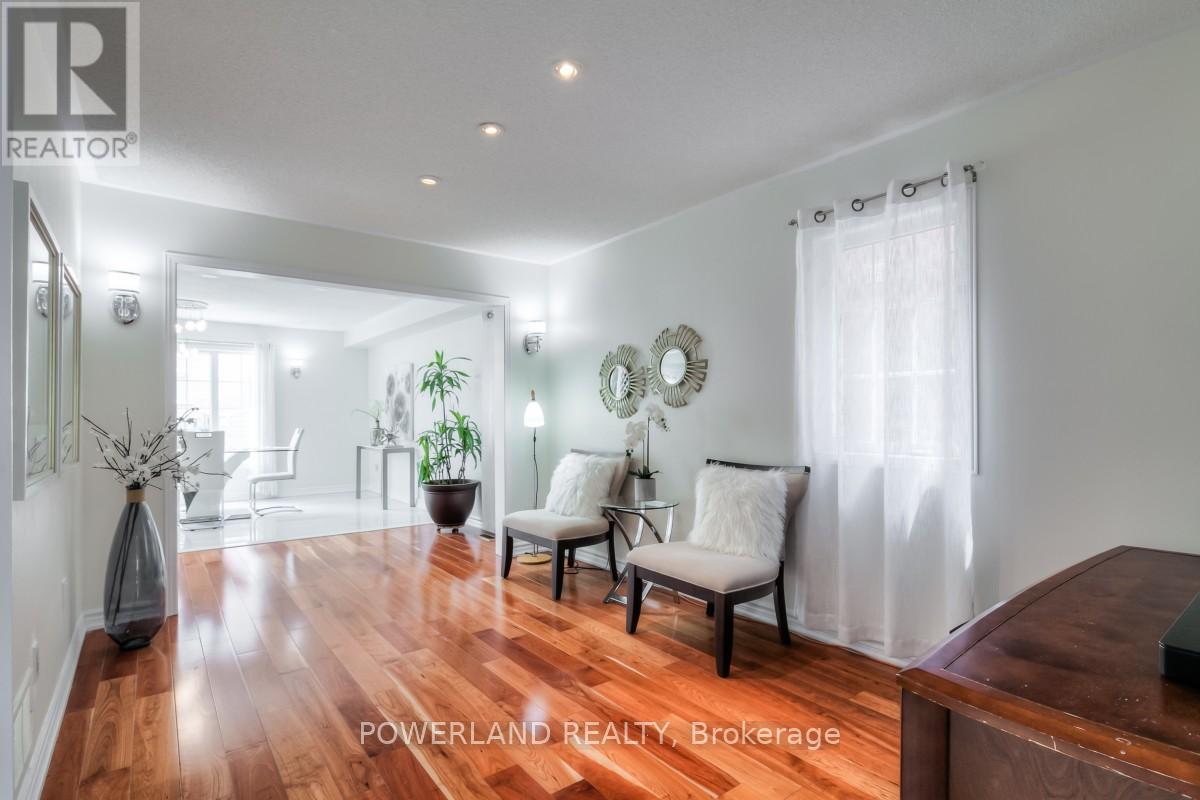 129 Zio Carlo Drive, Markham, Ontario  L3R 4X4 - Photo 6 - N12173491