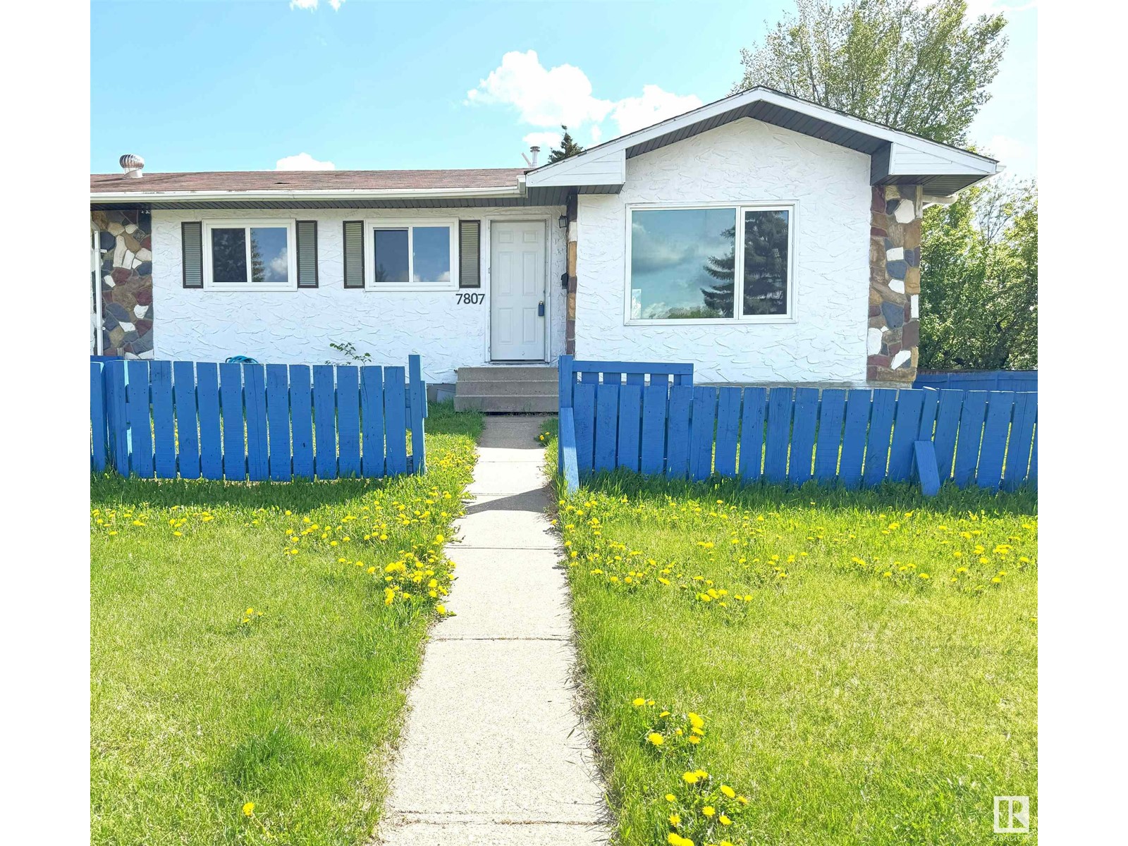 7807 36 Av Nw, Edmonton, Alberta  T6K 0C5 - Photo 2 - E4438552