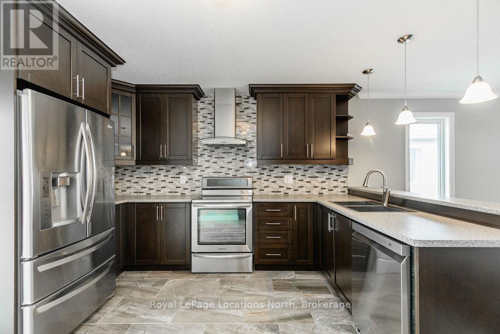 60 49th Street N, Wasaga Beach, Ontario  L9Z 1Y1 - Photo 6 - S12169060