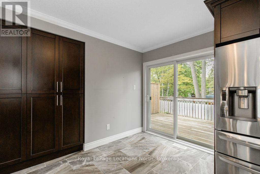 60 49th Street N, Wasaga Beach, Ontario  L9Z 1Y1 - Photo 9 - S12169060