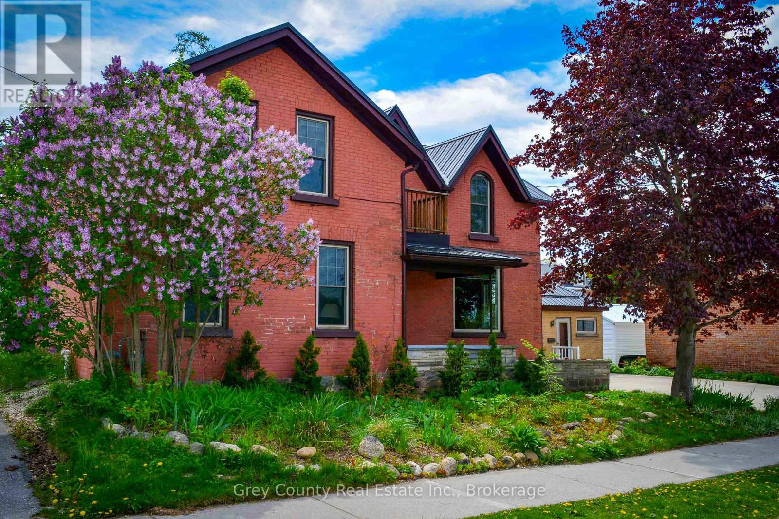 27-29 MAIN STREET E, Grey Highlands, Ontario