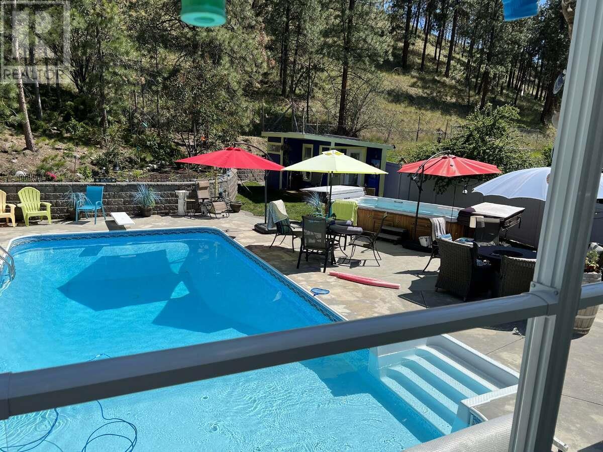 1742 DUNCAN Avenue E, Penticton, BC V2A7E7