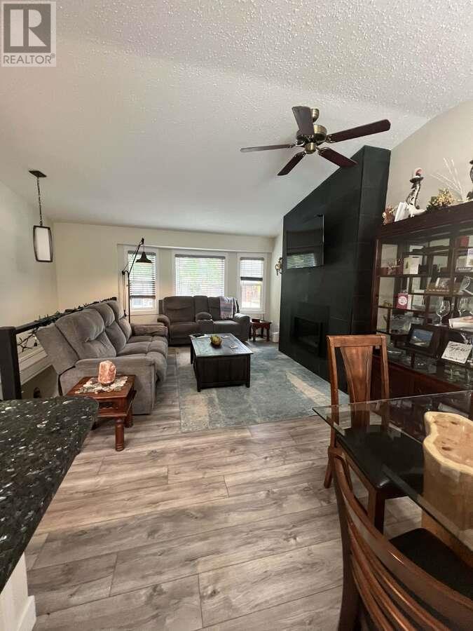 1742 DUNCAN Avenue E, Penticton, BC V2A7E7
