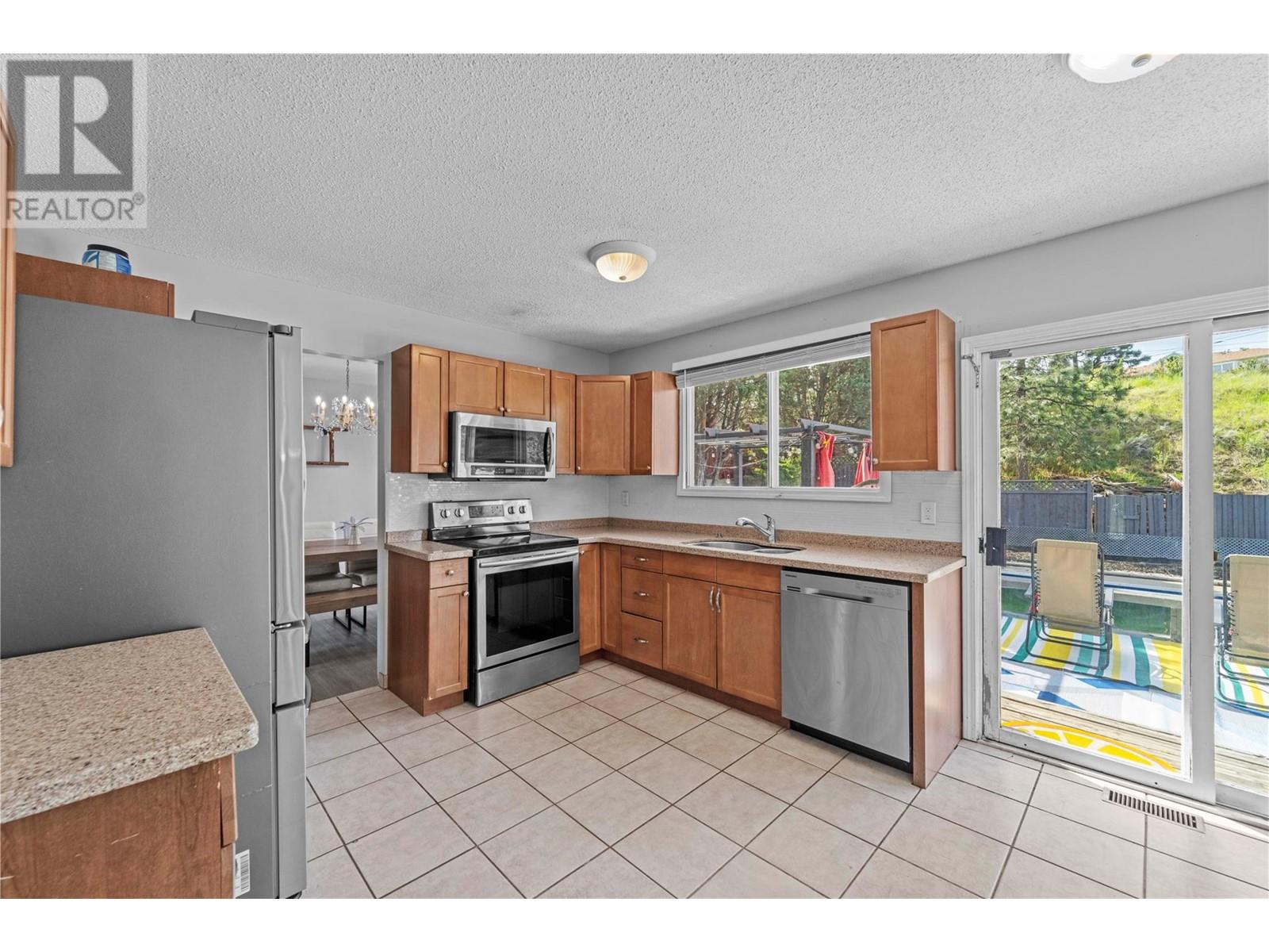 787 Gleneagles Drive, Kamloops, British Columbia  V2E 1J7 - Photo 3 - 10348661