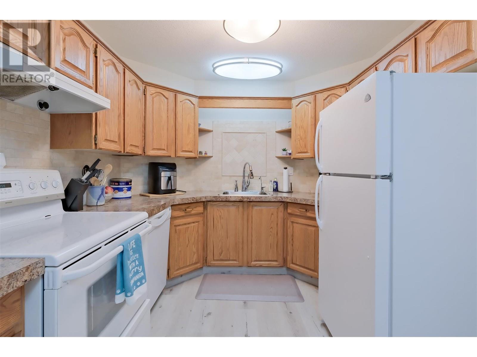 1170 Brookside Avenue Unit# 108, Kelowna, BC V1Y5T4