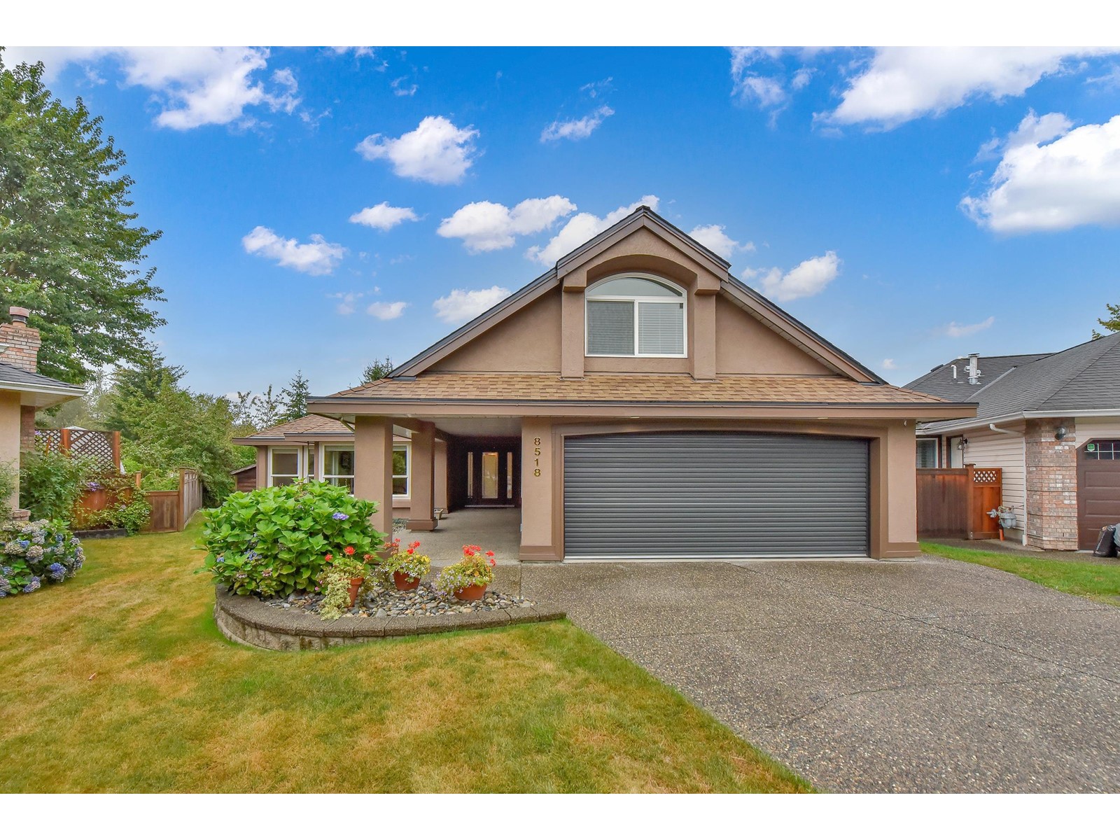 8518 165a Street, Surrey, British Columbia  V4N 3H2 - Photo 2 - R3006609