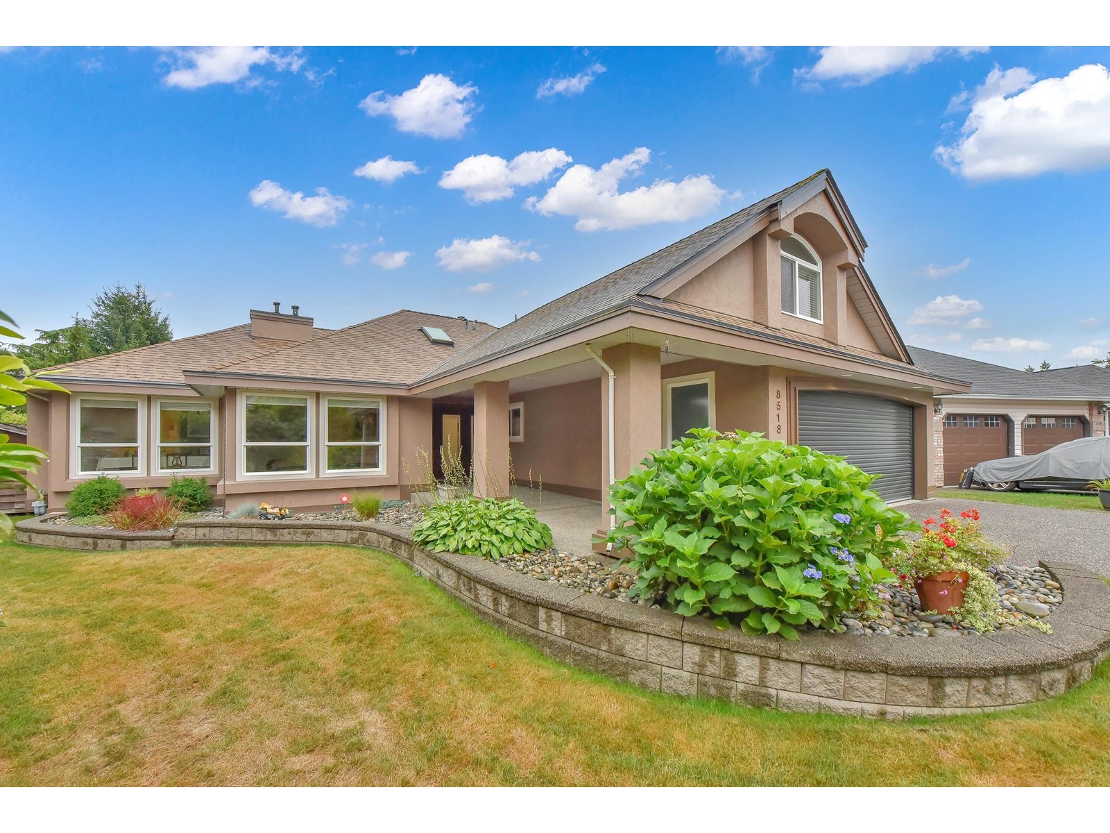 8518 165a Street, Surrey, British Columbia  V4N 3H2 - Photo 1 - R3006609