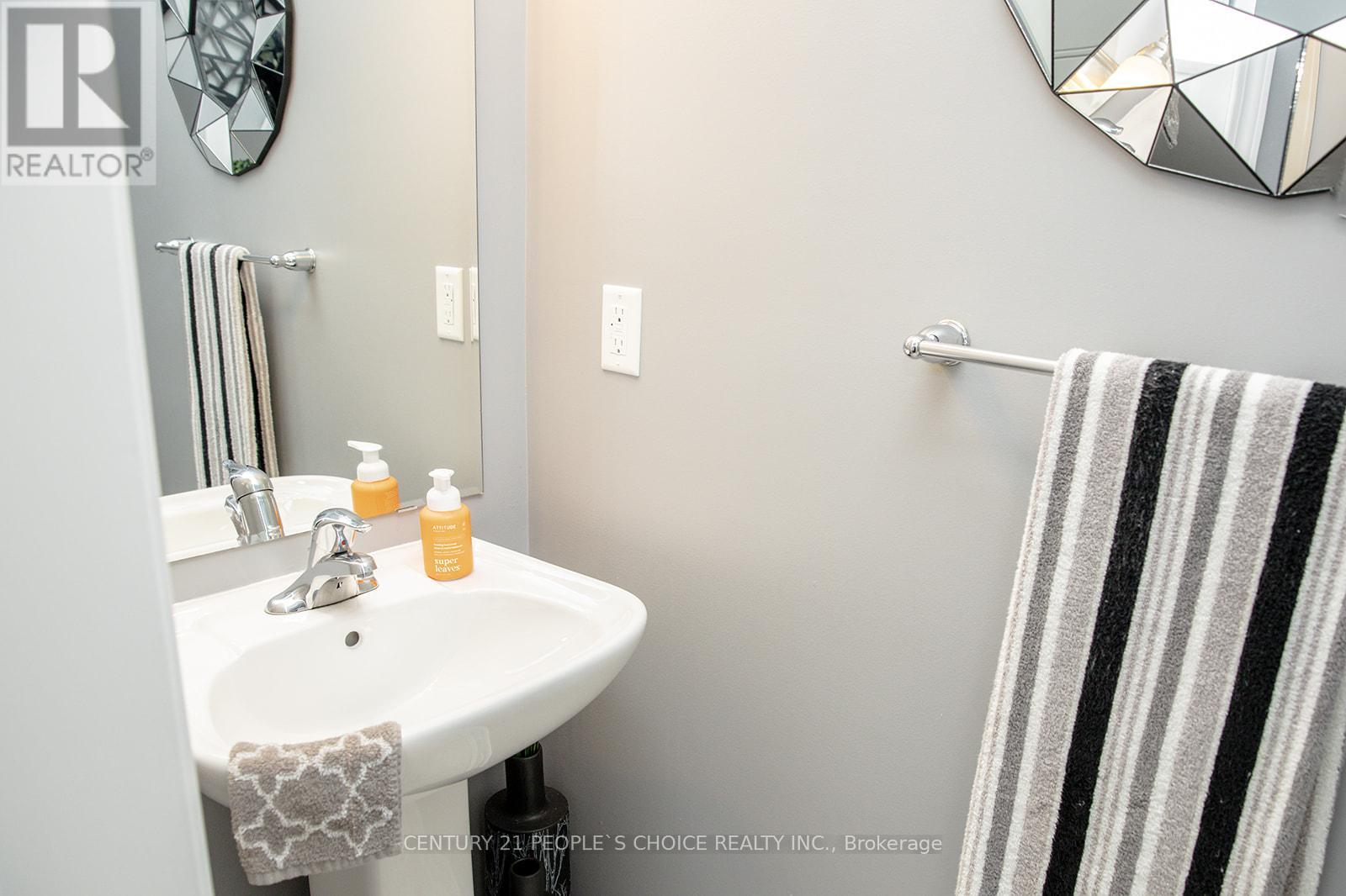 7 Waterville Way, Caledon, Ontario  L7C 3P8 - Photo 8 - W12173251