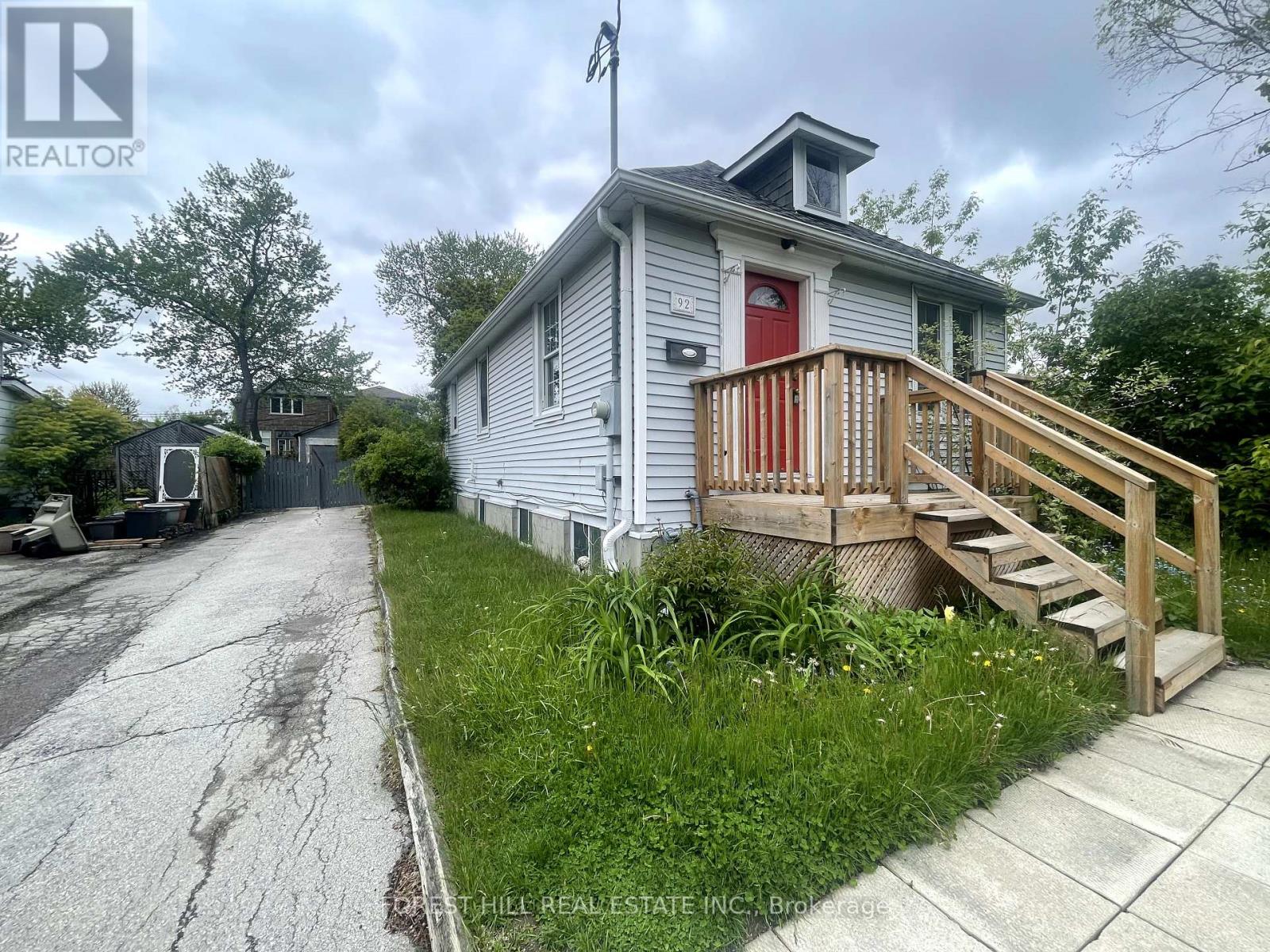 92 Twenty Sixth Street, Toronto (Long Branch), Ontario  M8V 3S1 - Photo 1 - W12173253