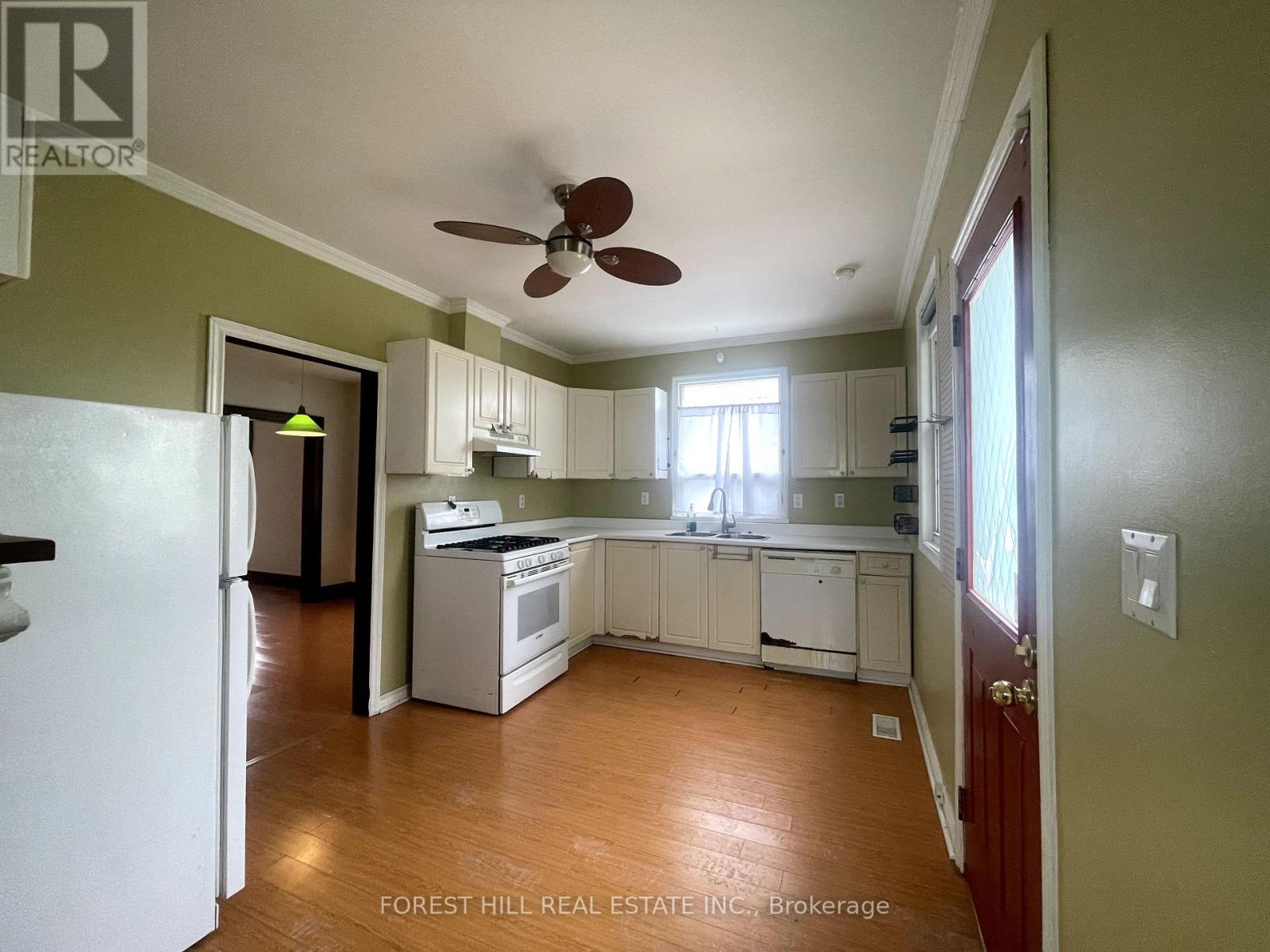 92 Twenty Sixth Street, Toronto (Long Branch), Ontario  M8V 3S1 - Photo 10 - W12173253