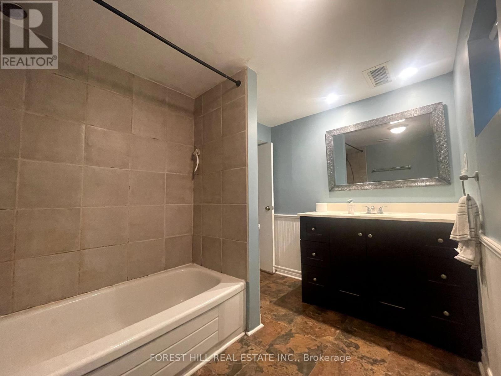 92 Twenty Sixth Street, Toronto (Long Branch), Ontario  M8V 3S1 - Photo 22 - W12173253
