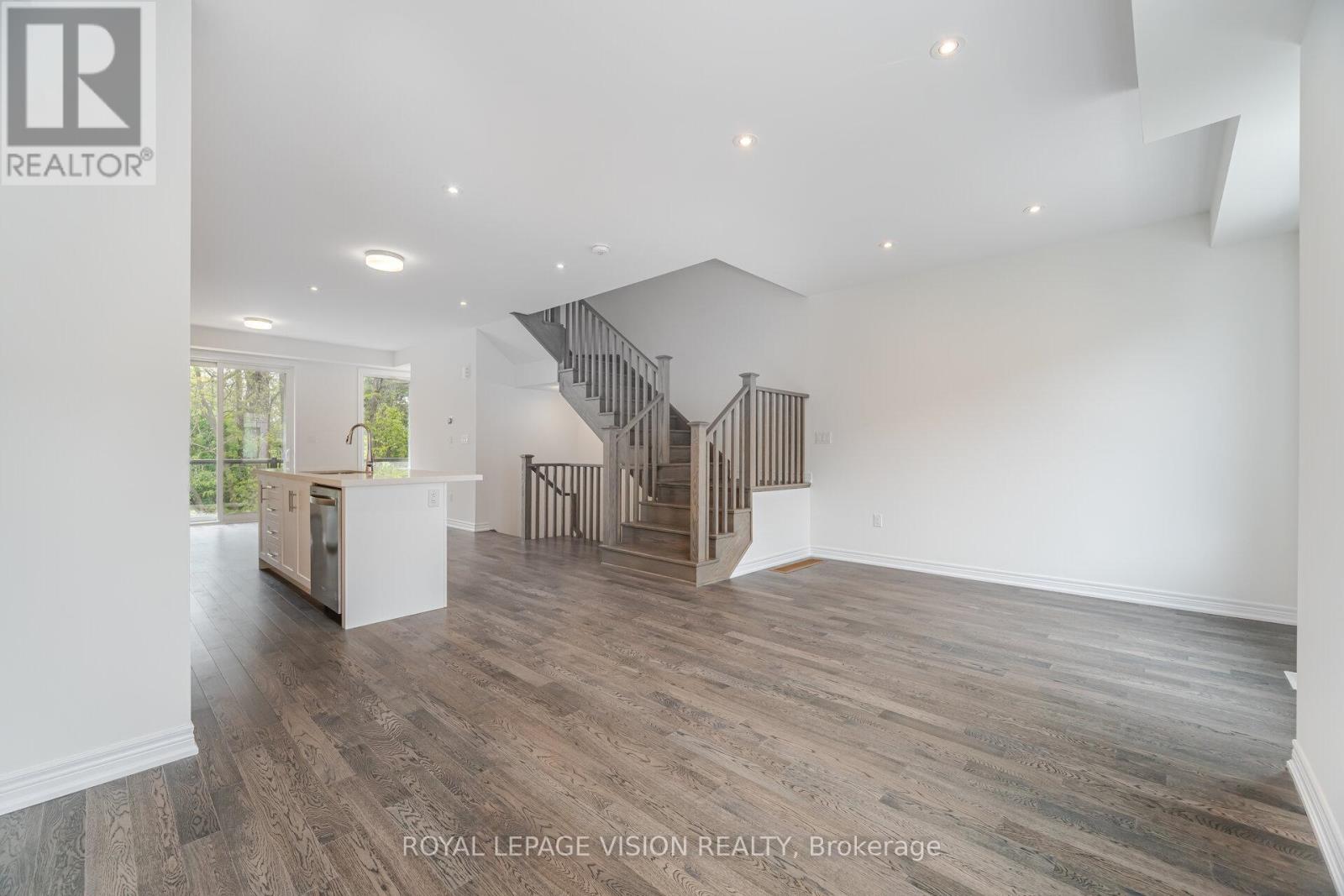 38 Folcroft Street, Brampton, Ontario  L6Y 6L3 - Photo 10 - W12173288
