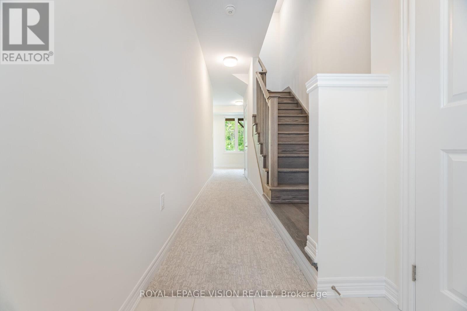 38 Folcroft Street, Brampton, Ontario  L6Y 6L3 - Photo 4 - W12173288