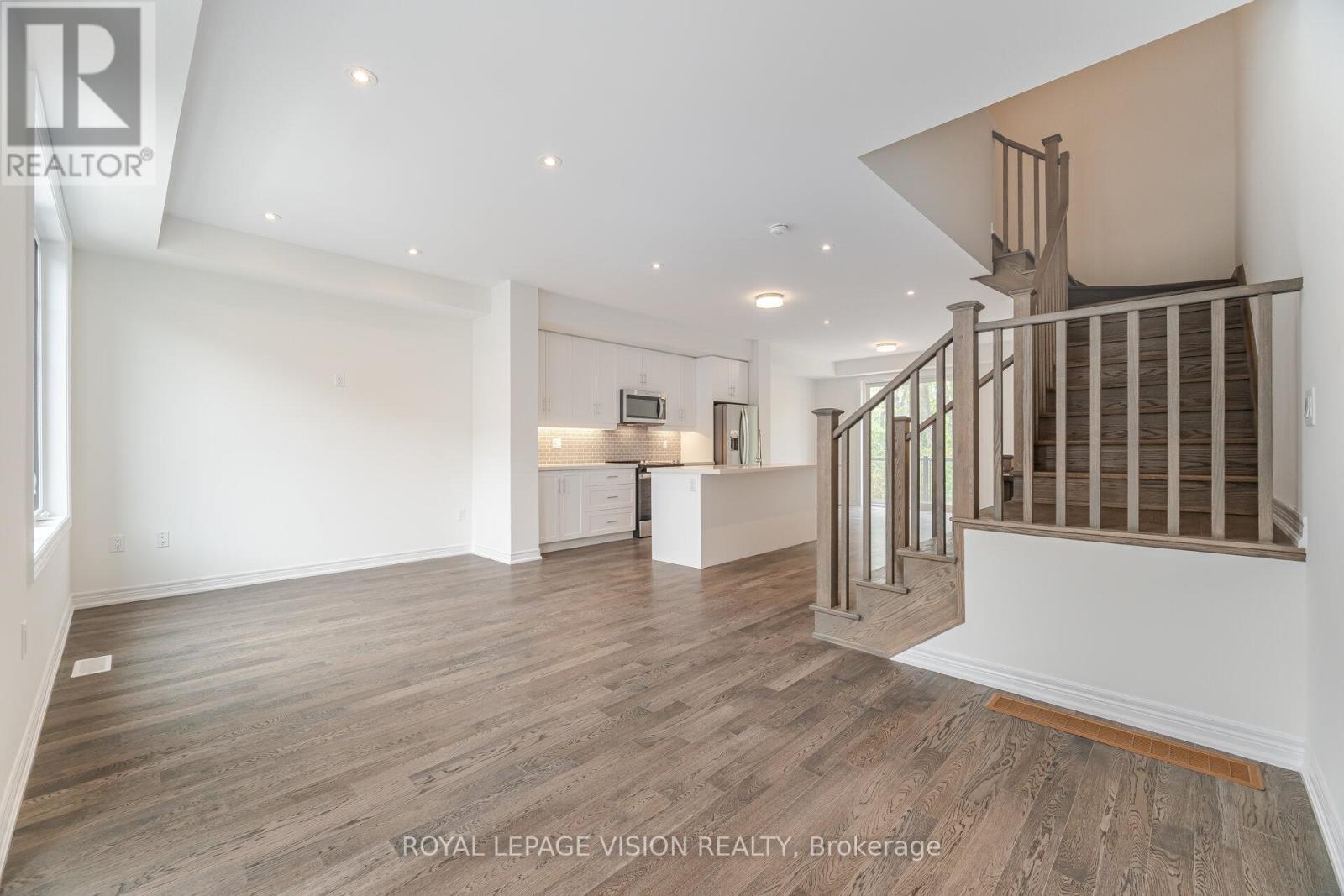 38 Folcroft Street, Brampton, Ontario  L6Y 6L3 - Photo 8 - W12173288