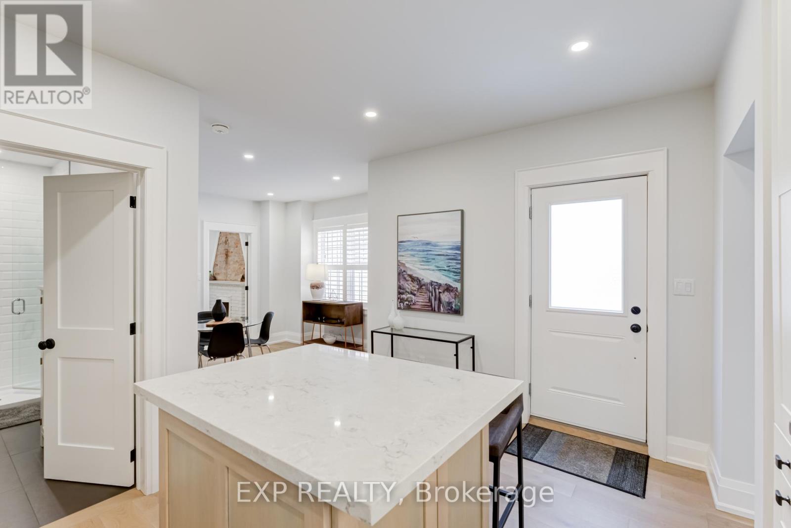 187 Clendenan Avenue, Toronto, Ontario  M6P 2W9 - Photo 4 - W12173310
