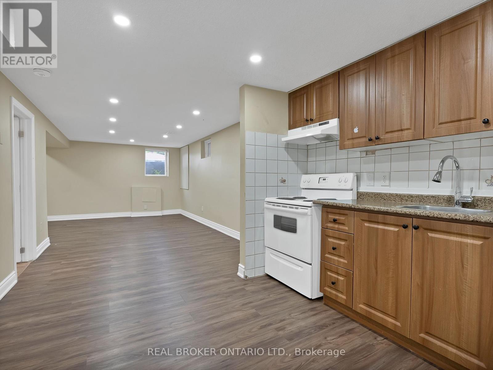 Bsmt - 251 Vodden Street E, Brampton, Ontario  L6V 1N3 - Photo 6 - W12173346