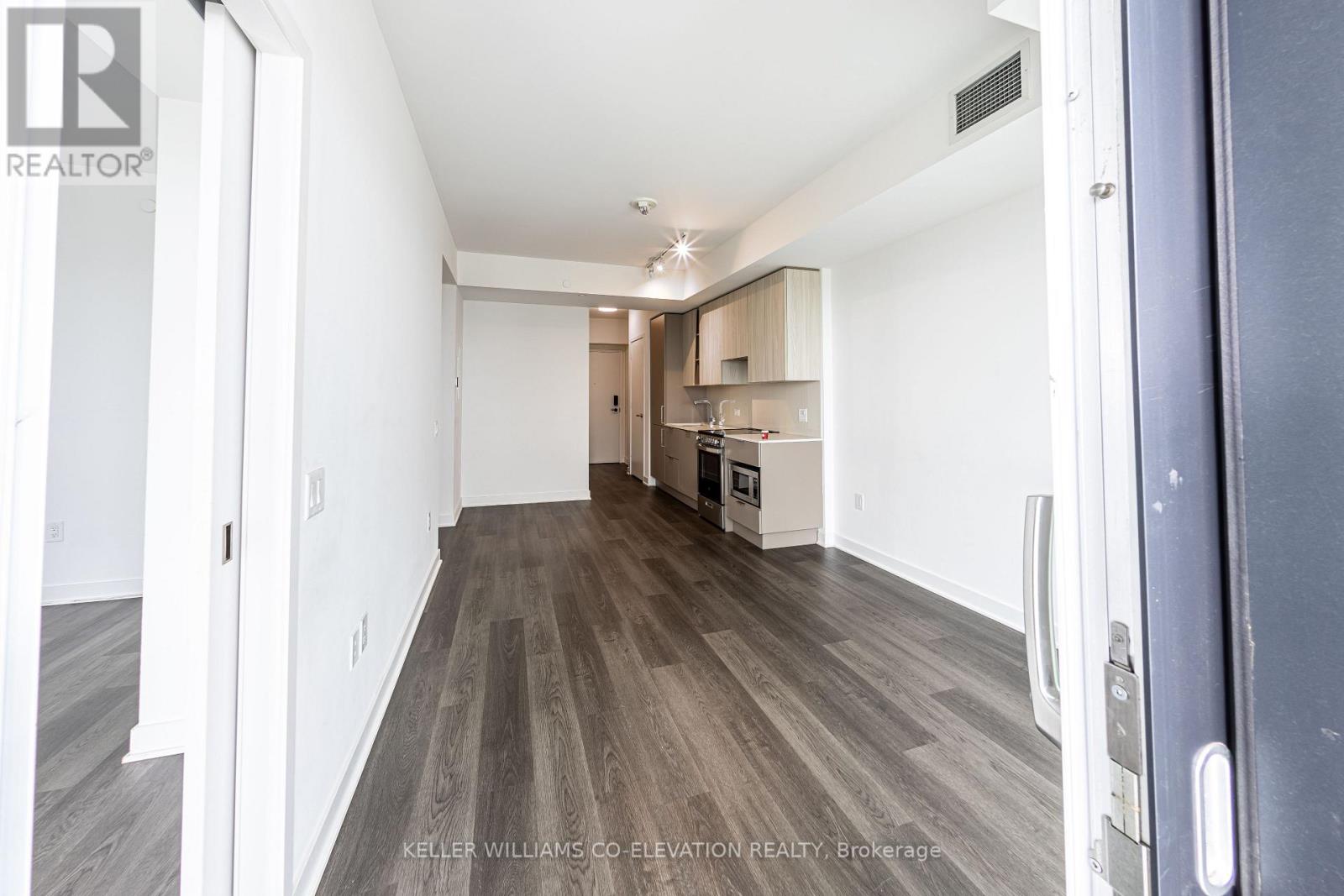 4708 - 3900 Confederation Parkway, Mississauga, Ontario  L5B 0M3 - Photo 17 - W12173354